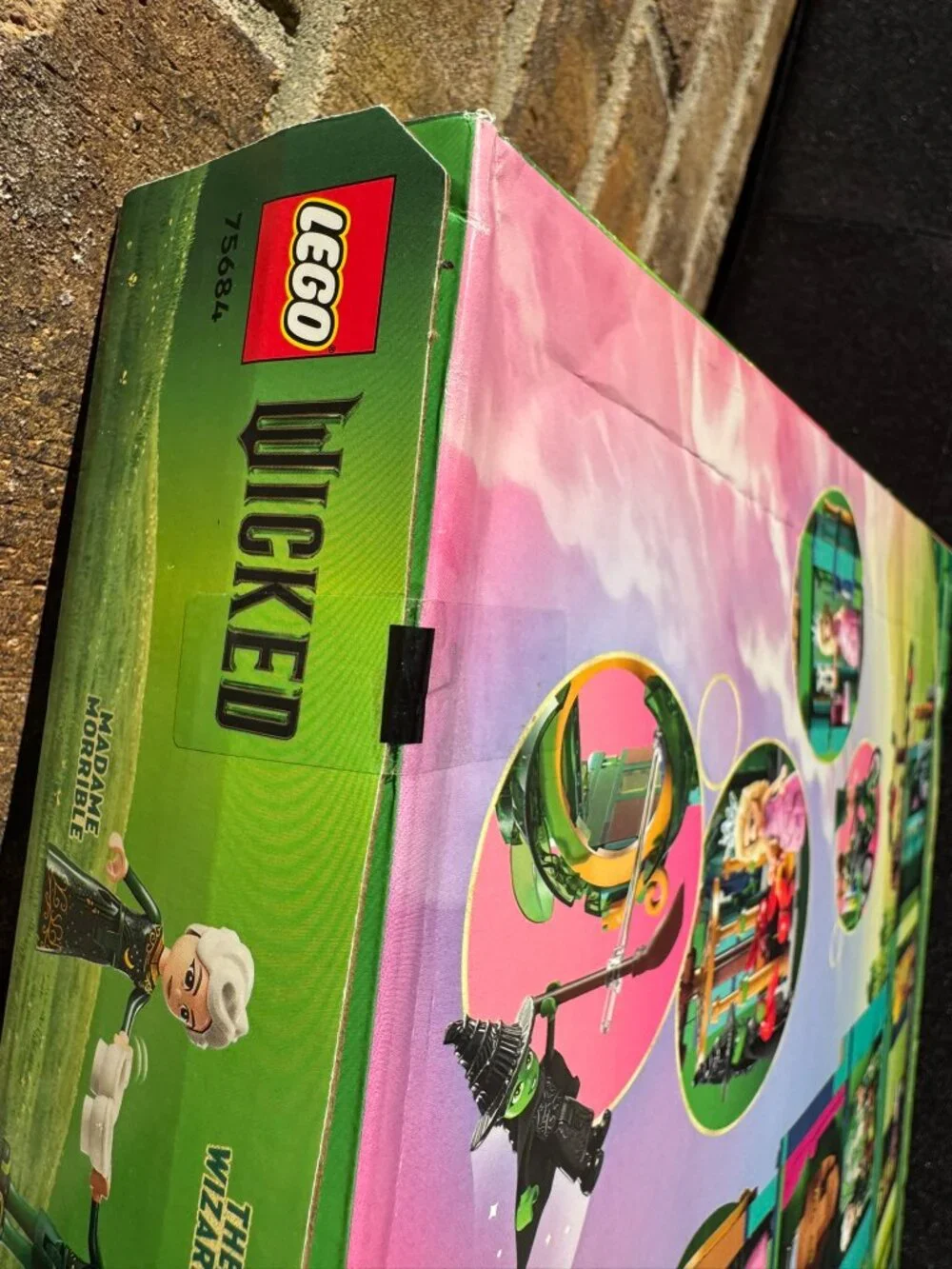 LEGO Wicked 75684 Welcome to Emerald City